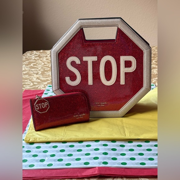 🚦🚦🚦 KATE SPADE DETOUR GLITTER PATENT LEATHER 3D STOP SIGN CROSSBODY & WALLET 🚦🚦🚦 - Picture 3 of 16